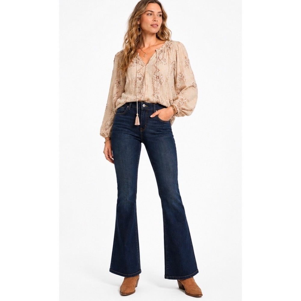NEW SpanxShape Everywear Flare Jeans Slimming Womens Size M Boho Chic Capsule